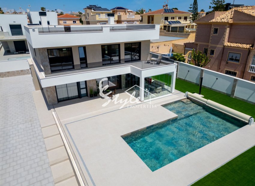 Resale - Villa - Torrevieja - Aguas Nuevas