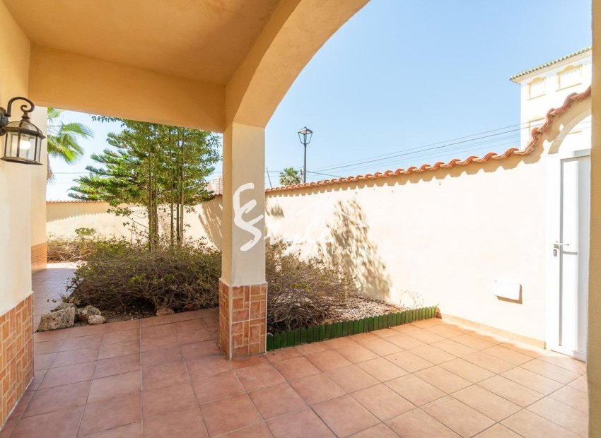 Resale - Villa - Torrevieja - Cabo Cervera