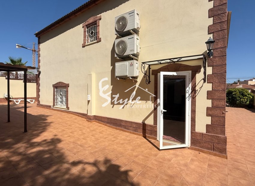 Resale - Villa - Torrevieja - Costa Blanca Sur