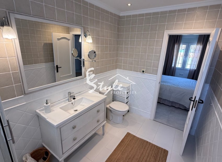 Resale - Villa - Torrevieja - Costa Blanca Sur