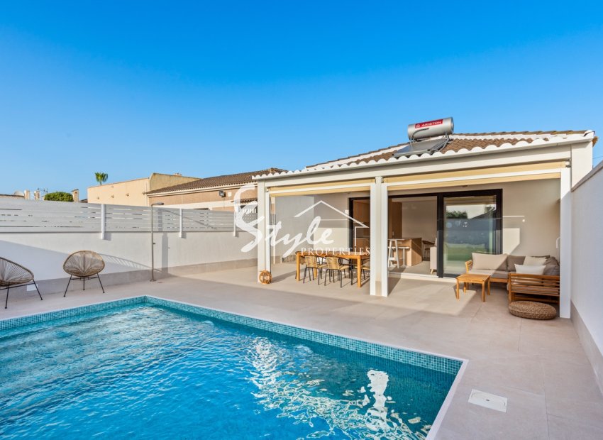 Resale - Villa - Torrevieja - El Chaparal