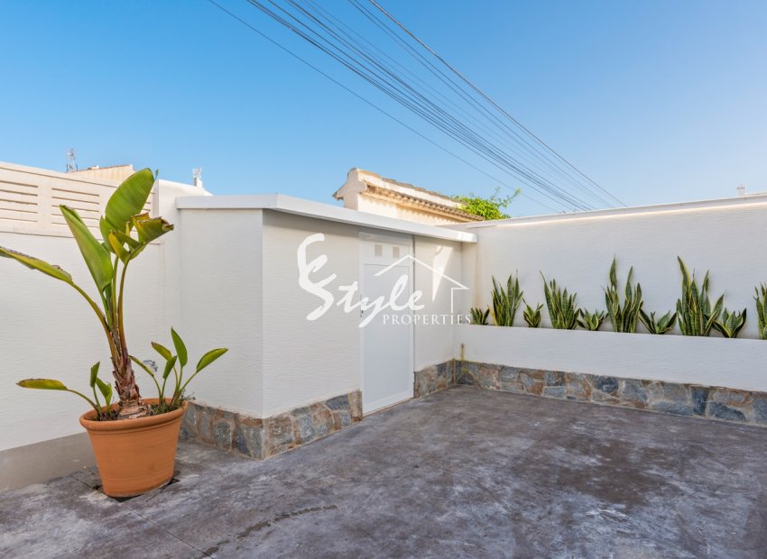 Resale - Villa - Torrevieja - El Chaparal