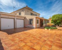 Resale - Villa - Torrevieja - El Chaparal