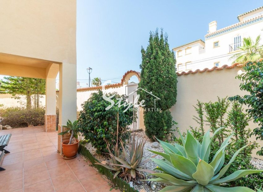 Resale - Villa - Torrevieja - La Mata
