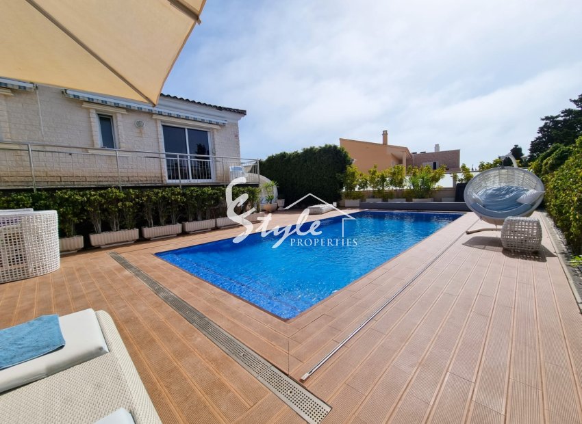 Resale - Villa - Torrevieja - La Mata
