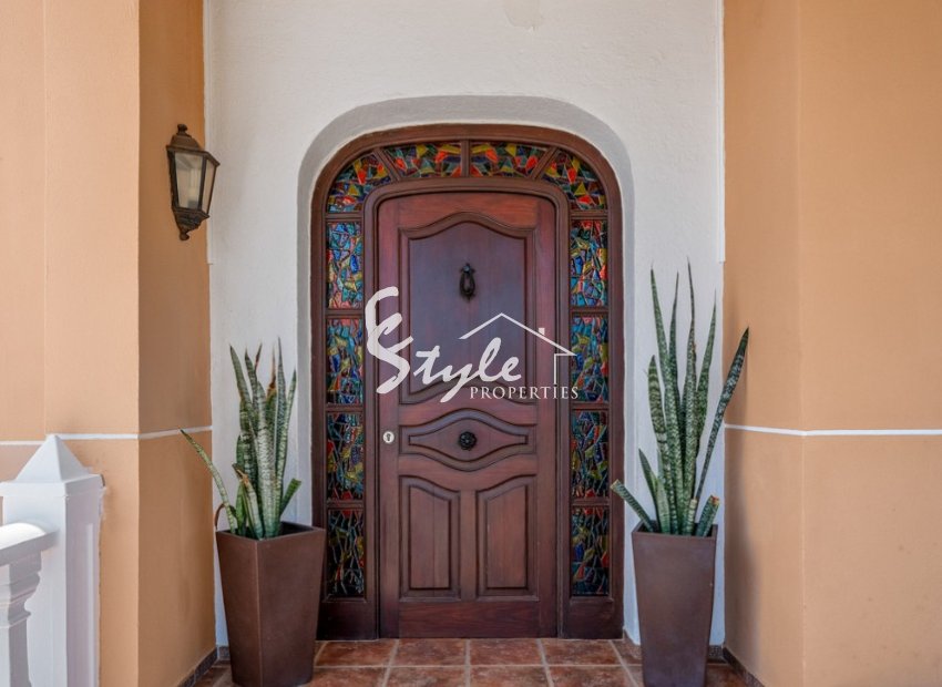 Resale - Villa - Torrevieja - La Mata