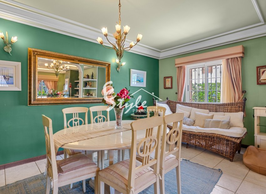 Resale - Villa - Torrevieja - La Mata