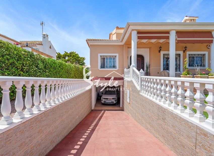 Resale - Villa - Torrevieja - La Mata