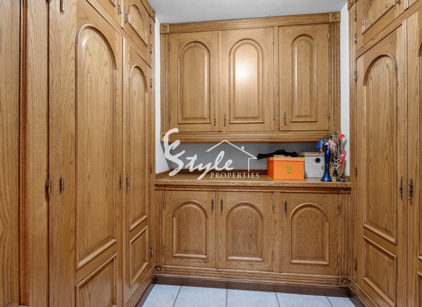 Resale - Villa - Torrevieja - La Mata