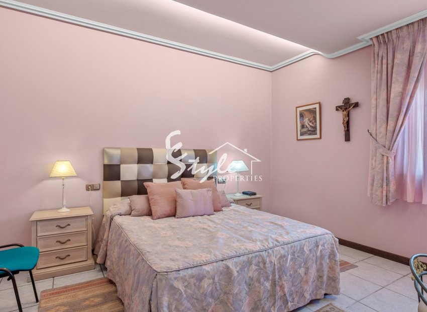 Resale - Villa - Torrevieja - La Mata