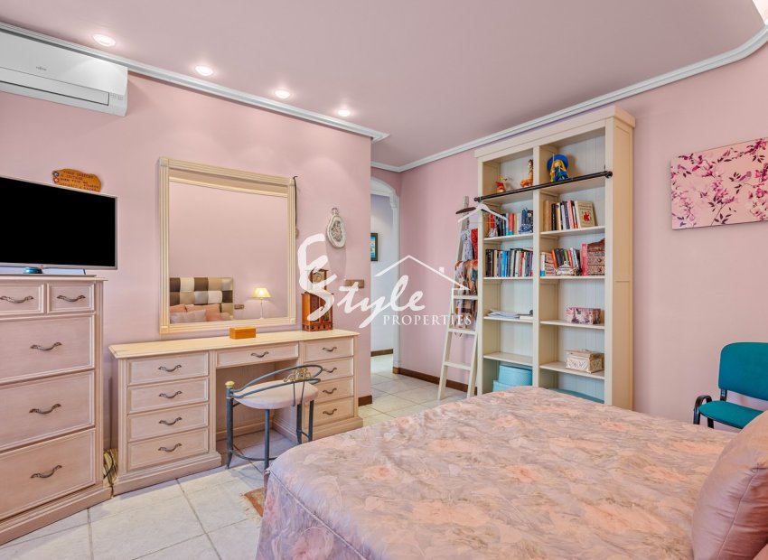 Resale - Villa - Torrevieja - La Mata