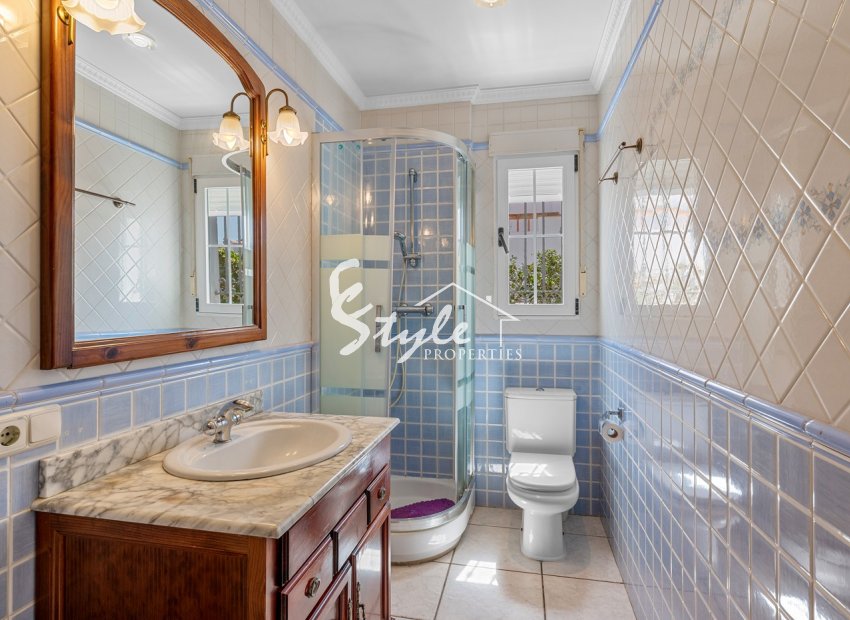 Resale - Villa - Torrevieja - La Mata
