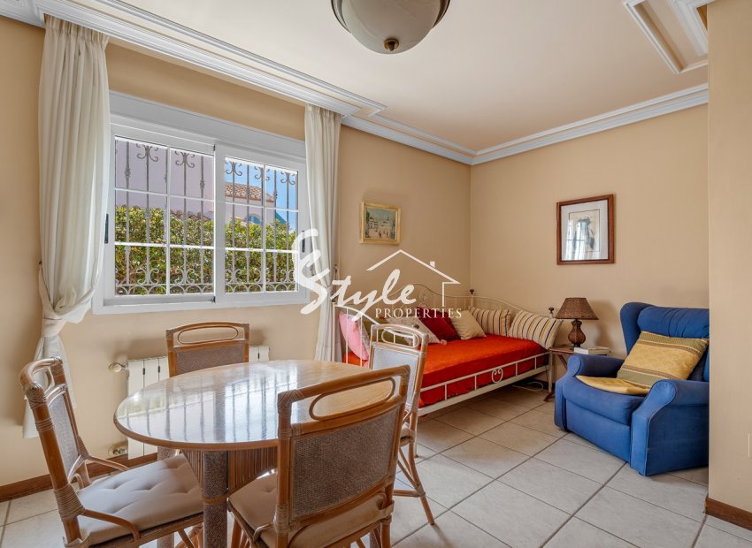 Resale - Villa - Torrevieja - La Mata