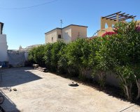 Resale - Villa - Torrevieja - La Siesta - El Salado -  Torreta