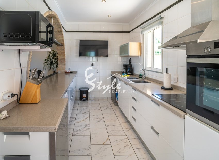 Resale - Villa - Torrevieja - La Siesta