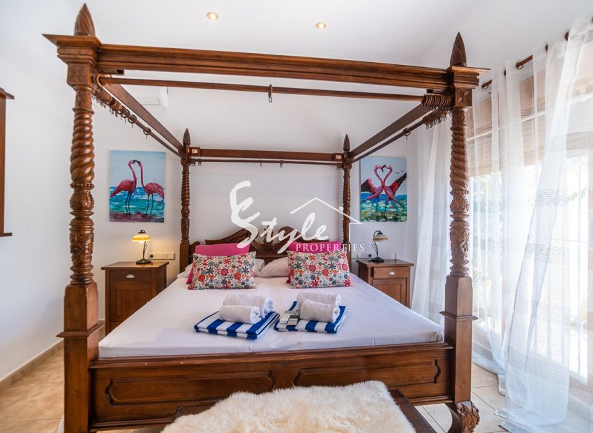 Resale - Villa - Torrevieja - La Siesta