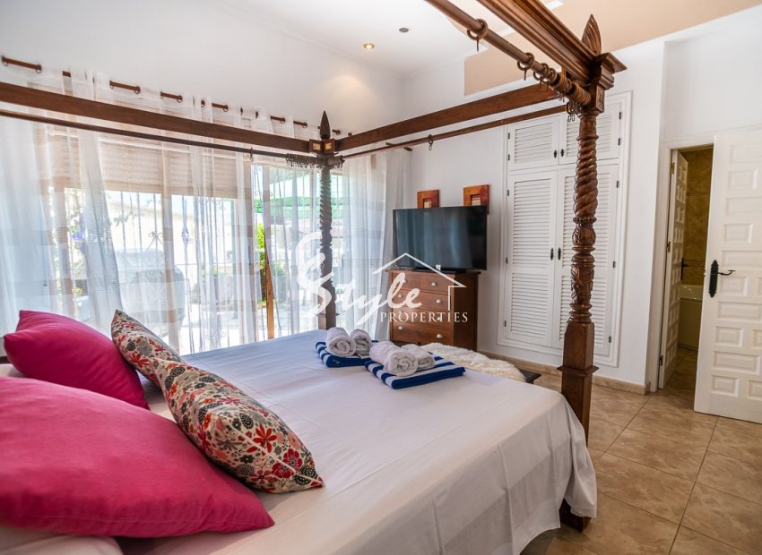 Resale - Villa - Torrevieja - La Siesta