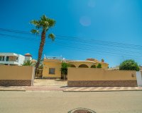 Resale - Villa - Torrevieja - La Siesta
