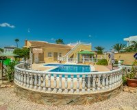 Resale - Villa - Torrevieja - La Siesta