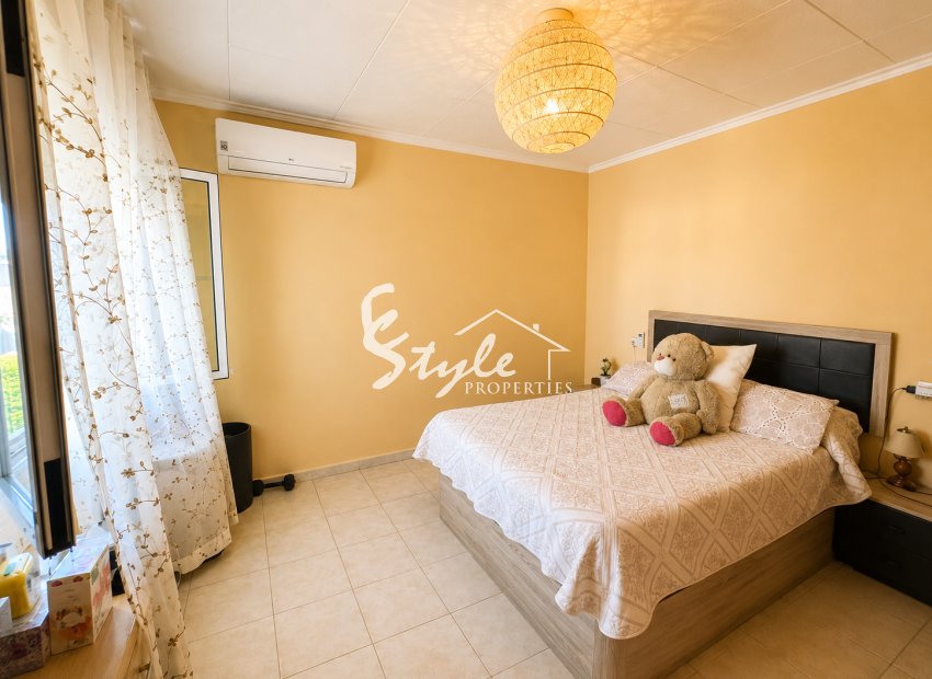 Resale - Villa - Torrevieja - La Siesta