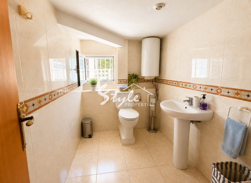Resale - Villa - Torrevieja - La Siesta
