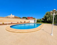 Resale - Villa - Torrevieja - La Siesta