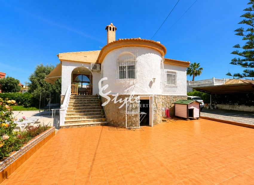 Resale - Villa - Torrevieja - La Siesta