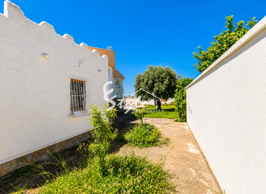 Resale - Villa - Torrevieja - La Siesta