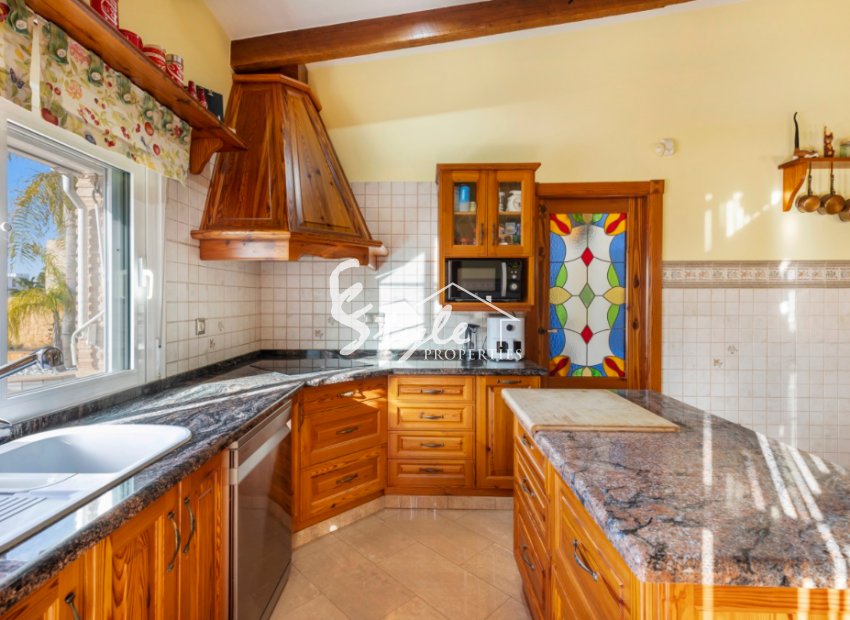 Resale - Villa - Torrevieja - Los Altos