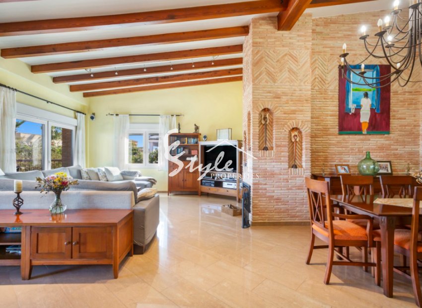 Resale - Villa - Torrevieja - Los Altos