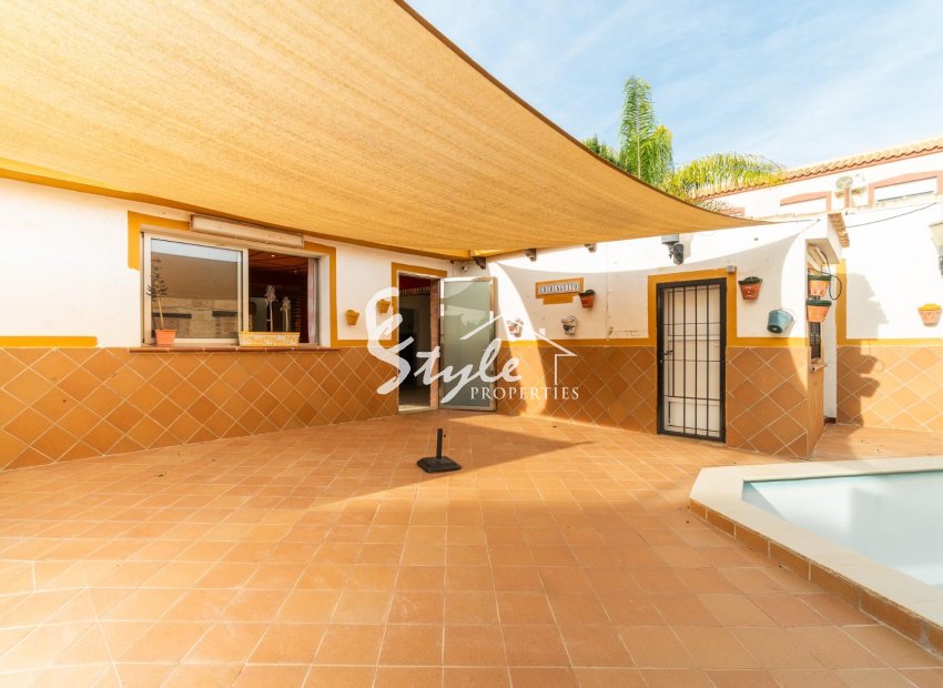 Resale - Villa - Torrevieja - Los altos
