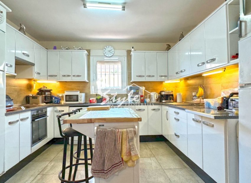 Resale - Villa - Torrevieja - Los Balcones