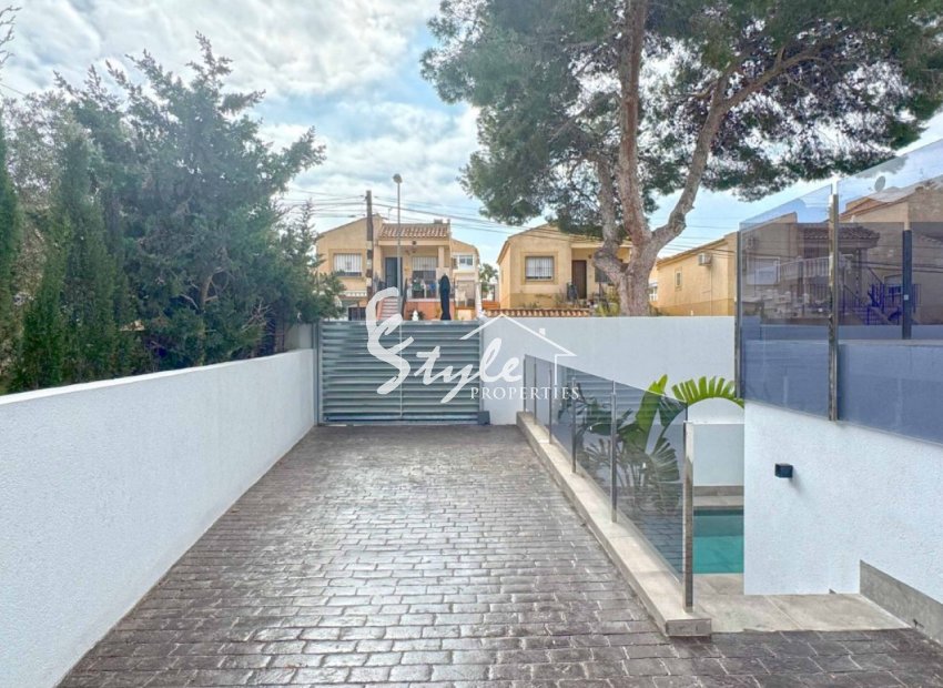 Resale - Villa - Torrevieja - Los Balcones