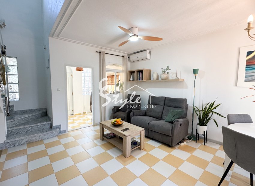 Resale - Villa - Torrevieja - Nueva Torrevieja - Aguas Nuevas
