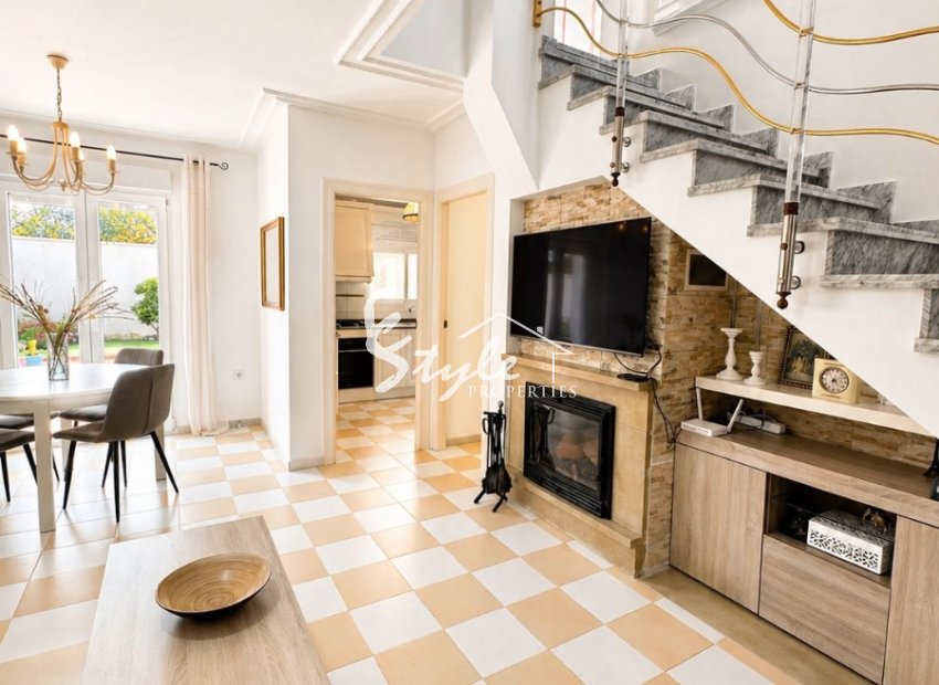 Resale - Villa - Torrevieja - Nueva Torrevieja - Aguas Nuevas