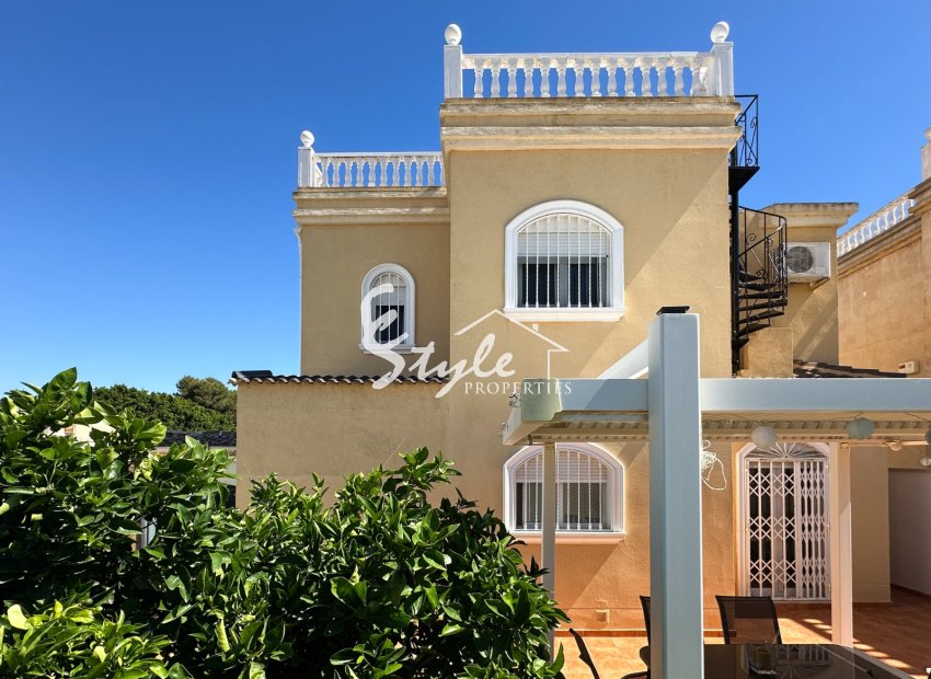 Resale - Villa - Torrevieja - Nueva Torrevieja - Aguas Nuevas