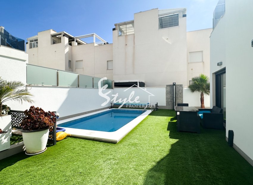 Resale - Villa - Torrevieja - Nueva Torrevieja - Aguas Nuevas
