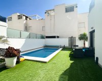 Resale - Villa - Torrevieja - Nueva Torrevieja - Aguas Nuevas