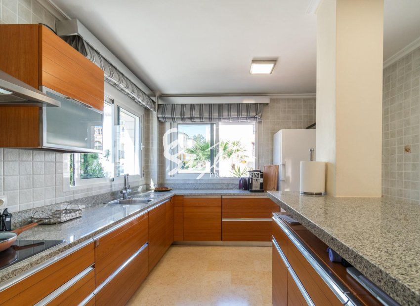 Resale - Villa - Torrevieja - Torre la mata