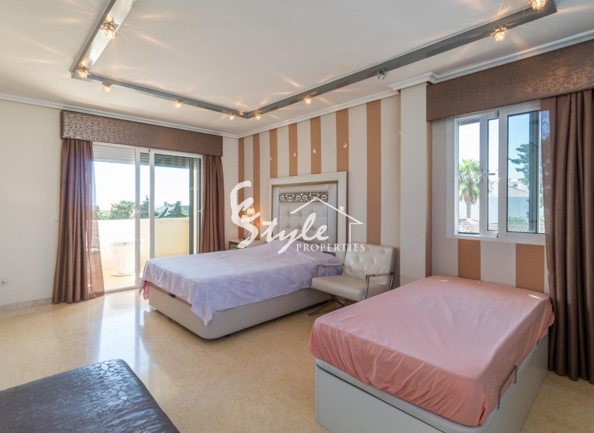 Resale - Villa - Torrevieja - Torre la mata