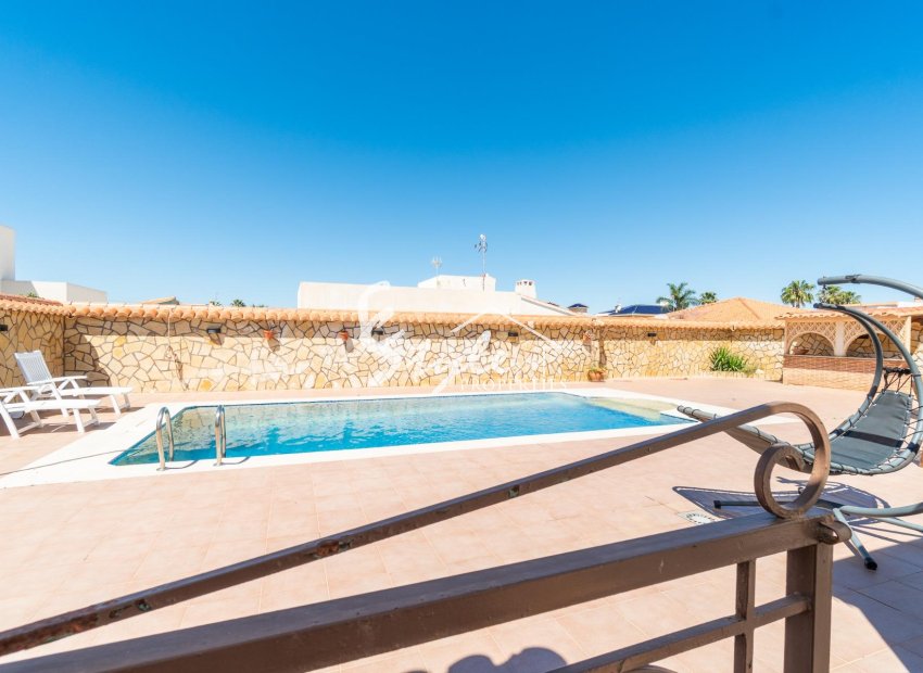 Resale - Villa - Torrevieja - Torreta florida