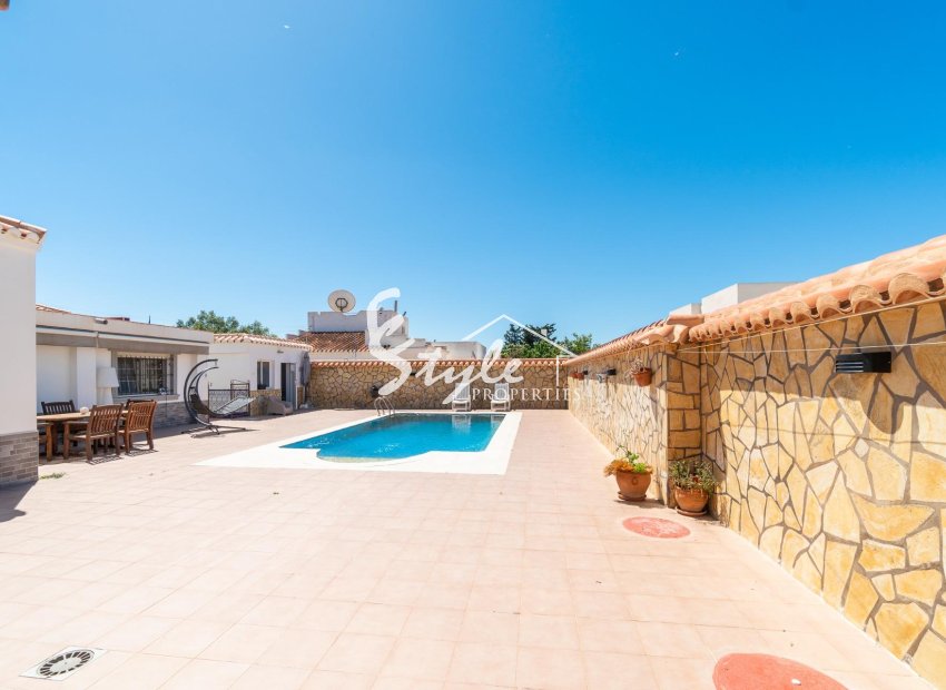Resale - Villa - Torrevieja - Torreta florida