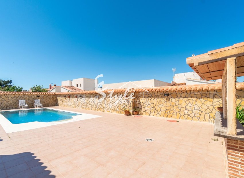 Resale - Villa - Torrevieja - Torreta florida