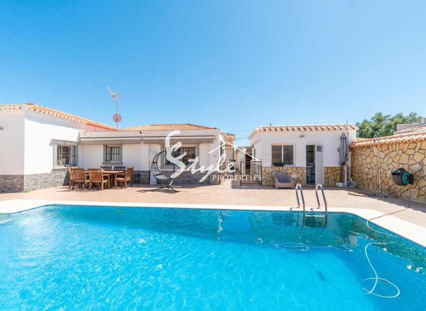 Resale - Villa - Torrevieja - Torreta florida