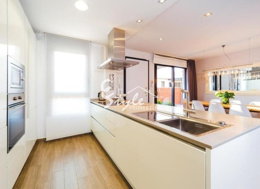 Resale - Villa - Torrevieja