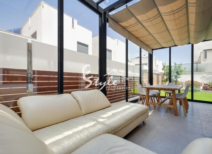 Resale - Villa - Torrevieja