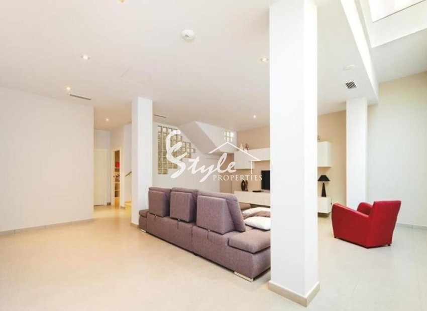 Resale - Villa - Torrevieja