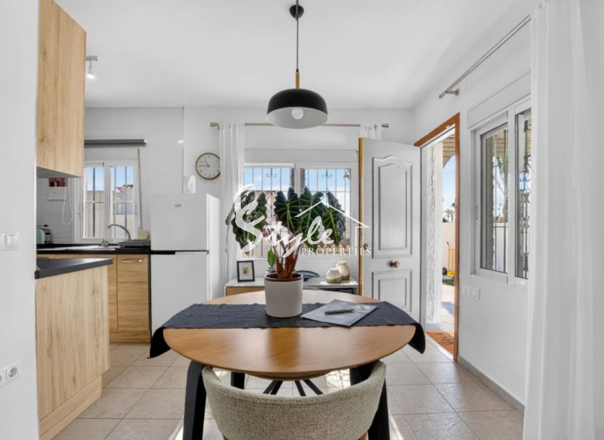 Resale - Villa - Torrevieja