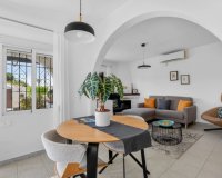 Resale - Villa - Torrevieja