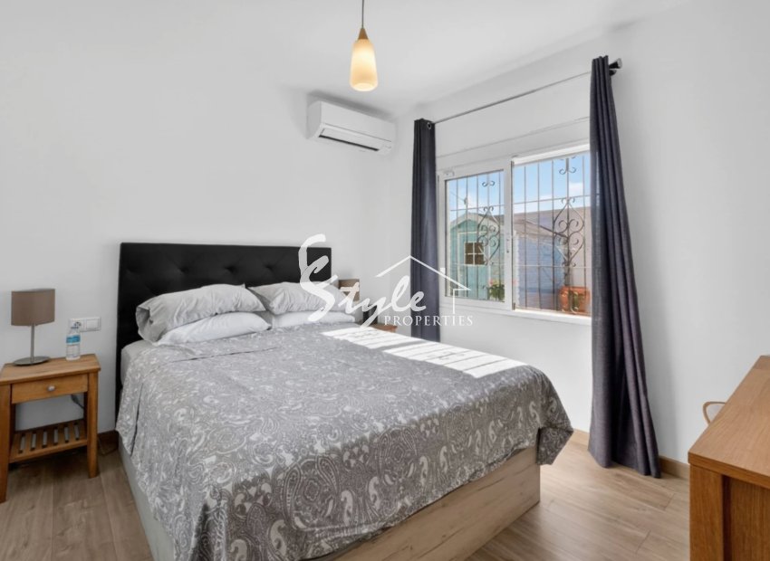 Resale - Villa - Torrevieja
